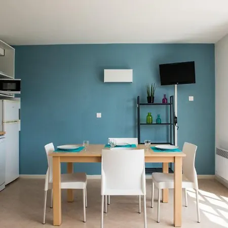 Maison Avec Terrasse - 3 Pour 6 Personnes, Jardin - Api-1-52-1370 *