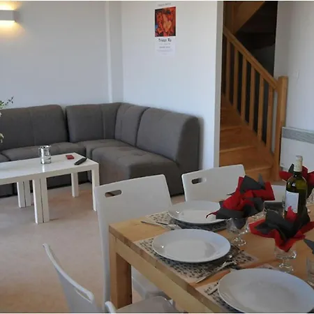 Maison Avec Terrasse - 3 Pour 6 Personnes, Jardin - Api-1-52-1370 *
