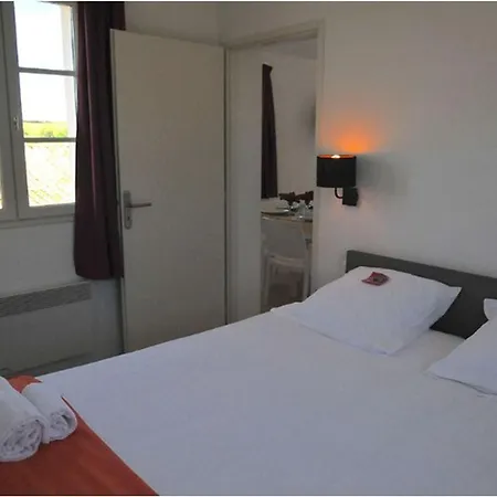 Maison Avec Terrasse - 3 Pour 6 Personnes, Jardin - Api-1-52-1370 * Carla-Bayle