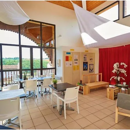 Maison Avec Terrasse - 3 Pour 6 Personnes, Jardin - Api-1-52-1370 * Carla-Bayle