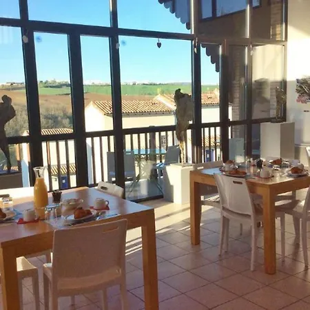 Maison Avec Terrasse - 3 Pour 6 Personnes, Jardin - Api-1-52-1370 * Carla-Bayle